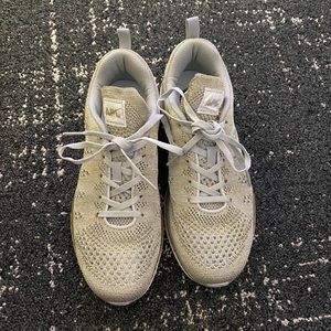 APL Women’s TechLoom Pro Size 7